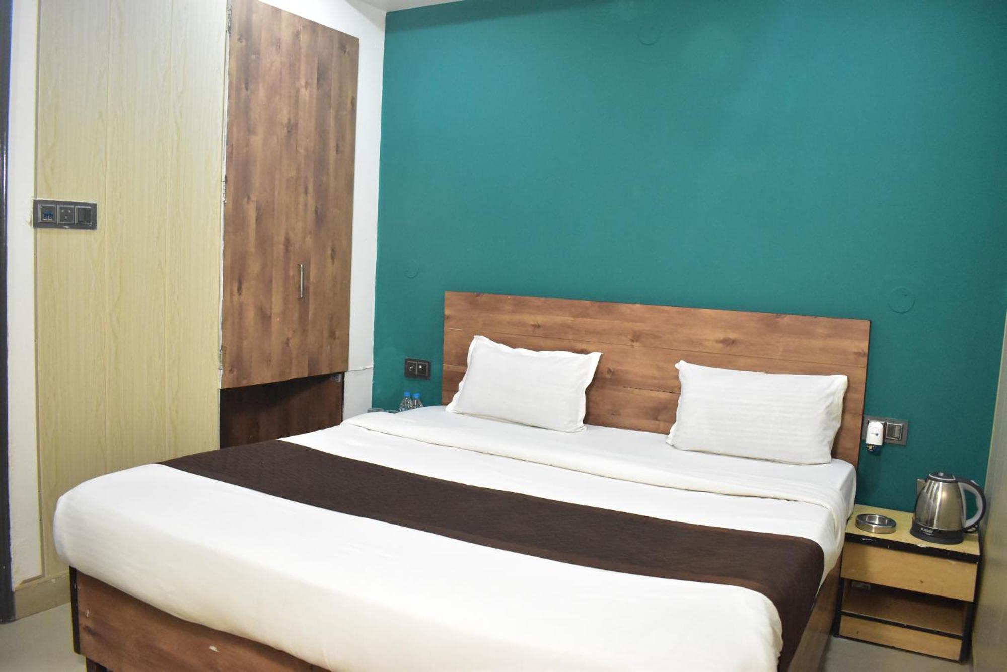 Qotel Hotel Rama Rohini Sector-24 Couple Friendly Delhi Kültér fotó